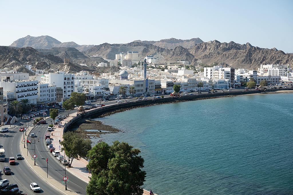 伊朗外长率团赴阿曼与美国进行核问题谈判