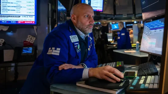 午盘：美股走低道指下跌逾600点 思科重挫11.7%