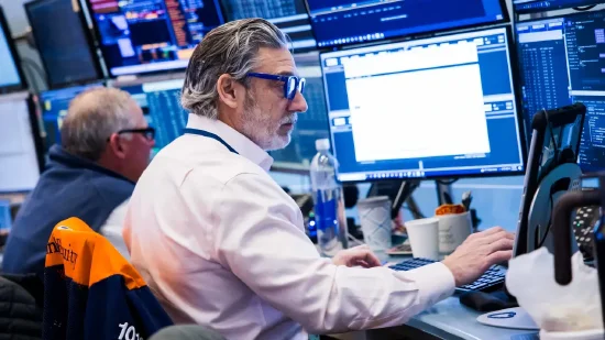 早盘：美股走低纳指下跌0.4% Pinterest重挫近20%