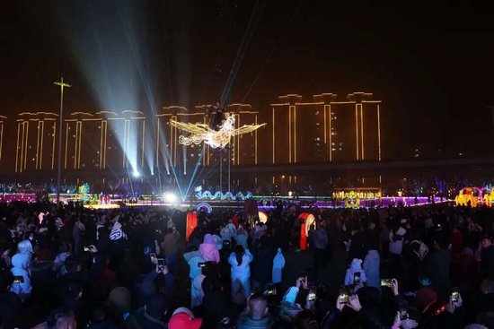 【申万宏源研究春节见闻】辽宁大连：港产联动启万亿新程，科创赋能绘振兴新篇