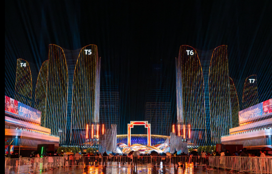 带动旅游收入超24亿元,“世界超市”赢麻了!春晚分会场成火爆打卡点!