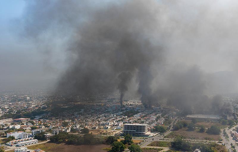 墨西哥贩毒集团报复行动致27名安全人员死亡