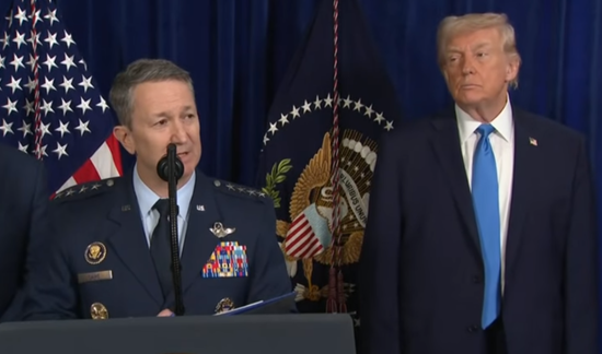 刚刚,美军最大航母抵达!美军将领警告对伊动武风险!美股集体大跌,金银大涨