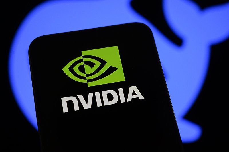 英伟达股价大跌超5%,市值一夜蒸发1.77万亿元