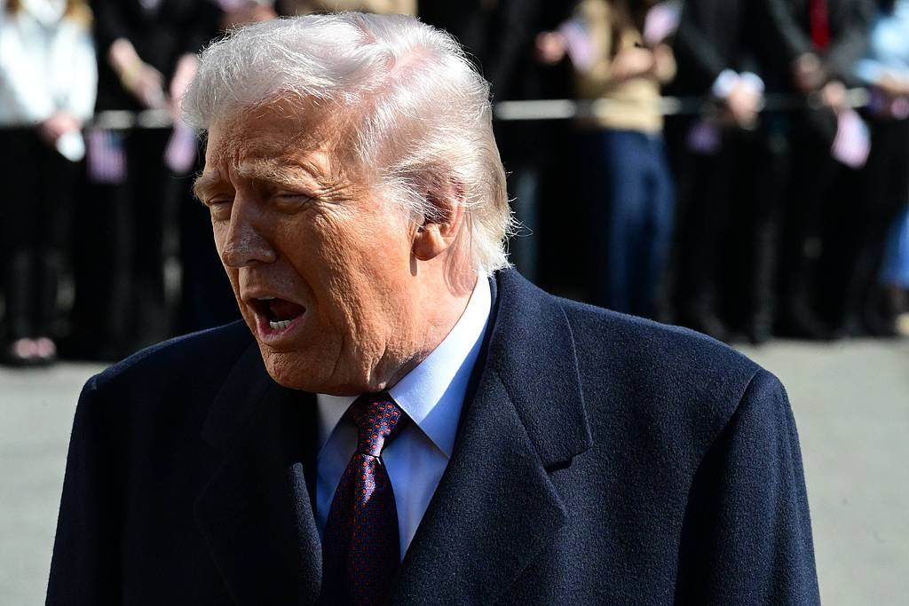 “中东火药桶”炸了!美国以色列对伊朗发起袭击,金价油价或继续飙涨