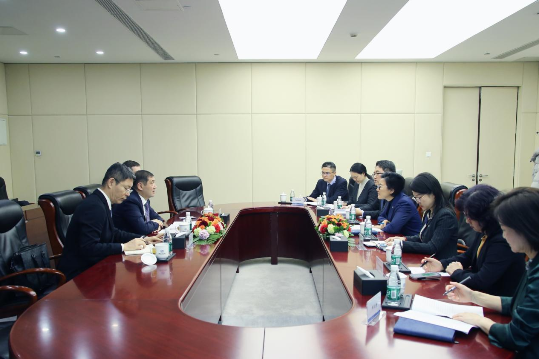 中国进出口银行副行长杨东宁会见乌兹别克斯坦外经银行管理委员会主席阿利舍·米尔索阿托夫