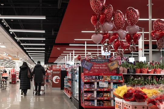 塔吉特销售额再度下滑，新任CEO谋划转型之路