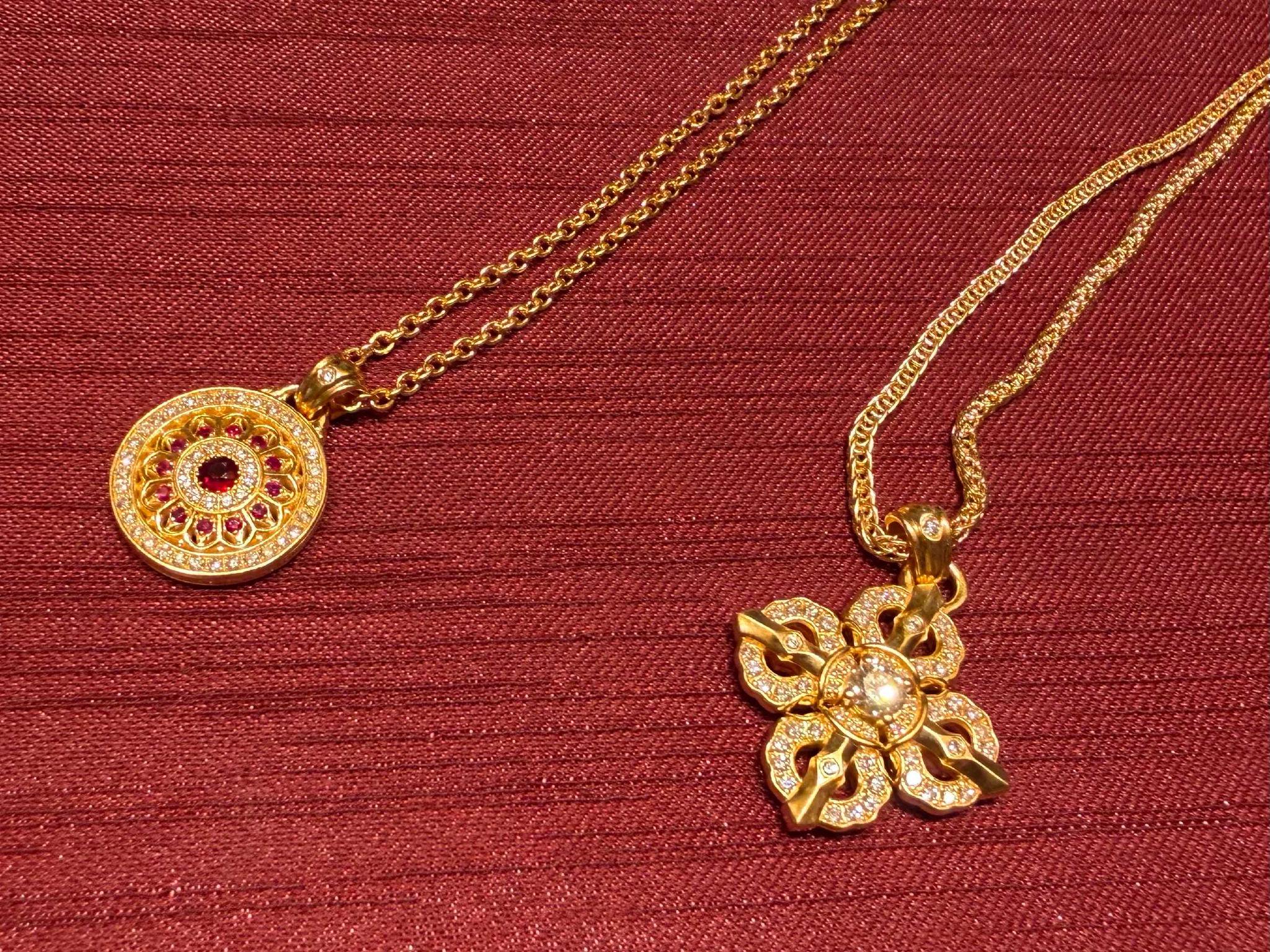 国际金价震荡失守5400美元关口,国内金饰品牌却逆势提价20%~30%