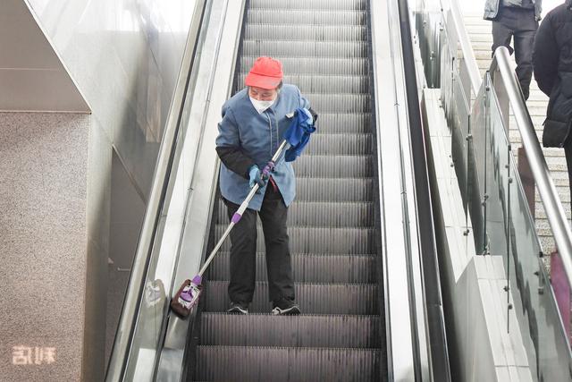 对话全国人大代表、58同城董事长兼CEO姚劲波:公司招聘所有员工都要考核AI能力