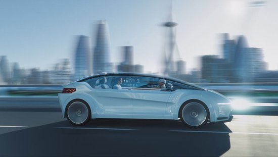 “人机共驾”事故责任难定，智驾险难补位！全国人大代表周燕芳：建议加快智能驾驶相关法律法规修订