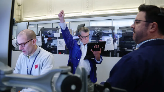 股指期货持平，投资者权衡特朗普释放的伊朗战争或很快结束信号