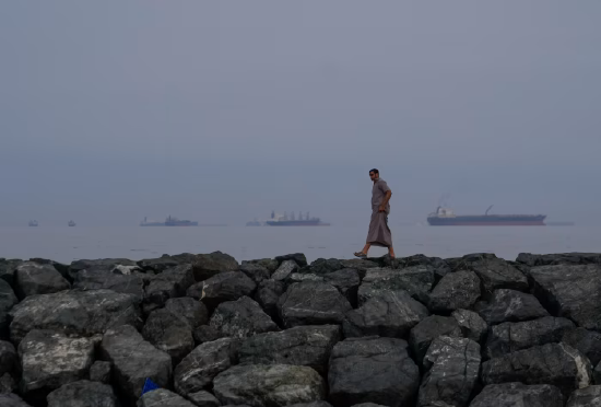 霍尔木兹危机持续升级，航道恐长期关闭