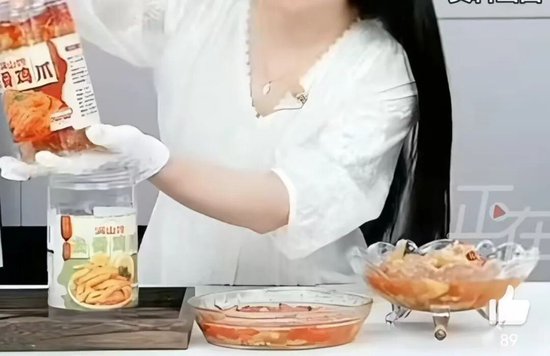 漂白鸡爪企业致歉，与辉同行回应“被拖下水”！“凤爪第一股”撇清后还是跌了