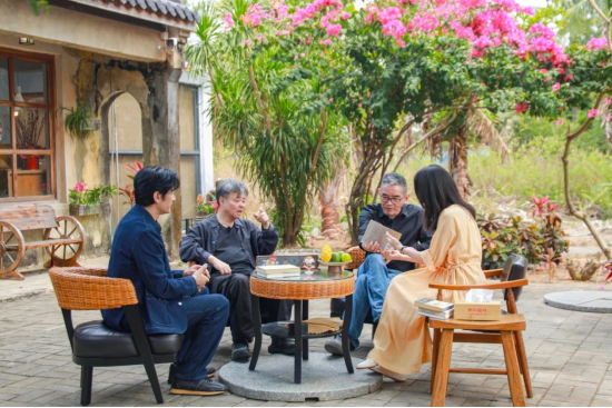 跟着余华、苏童、李光洁去骑行!《一个文学的午后》走进三亚大茅远洋生态村