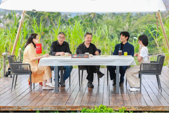 跟着余华、苏童、李光洁去骑行!《一个文学的午后》走进三亚大茅远洋生态村