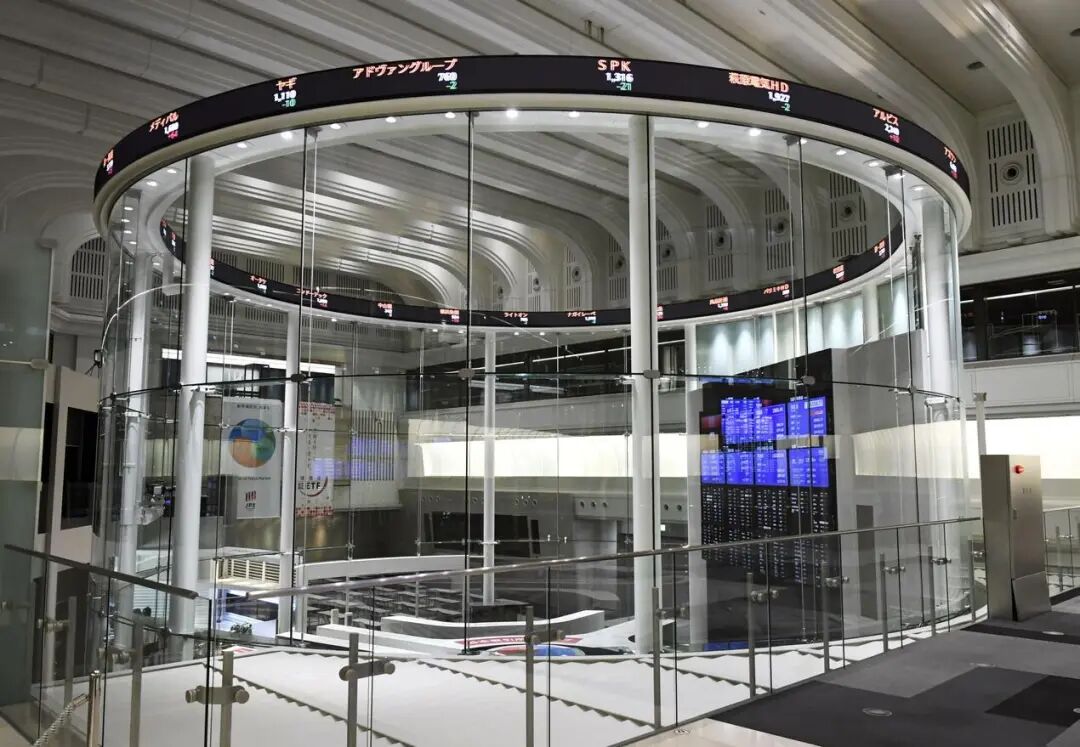 日元再临极限关口：历史级干预会不会重演？日本工资增长能否撑起2%通胀 美日USDJPY走势