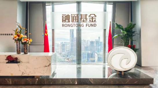 人均效能跑输行业，规模从TOP30滑向TOP50边缘，融通基金的“全员大挪移”能救命吗？