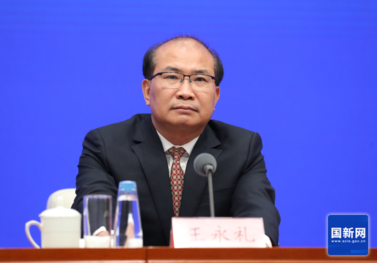 福建省委常委、常务副省长王永礼，福州市委副书记、市长吴贤德，在北京答记者问