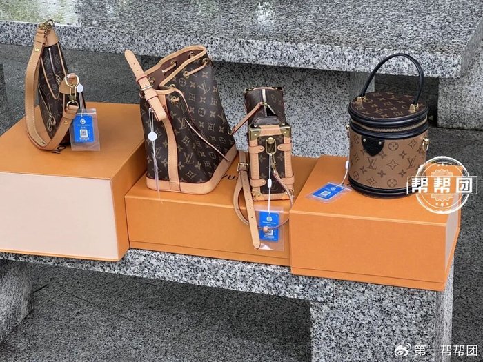 送检4个LV包均为假！消费者：都是在专柜买的，LV专柜回应