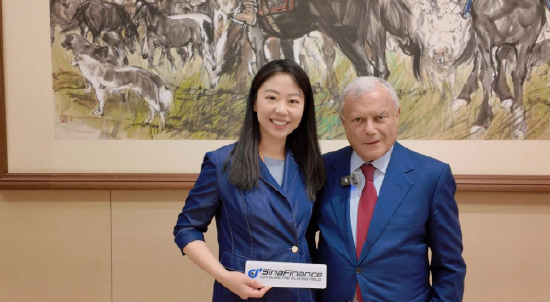 苏铭天爵士：AI Agent不会取代广告公司