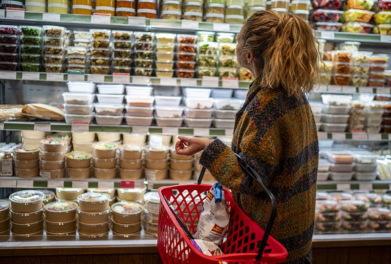 美国消费者信心指数大跌 通胀预期上升