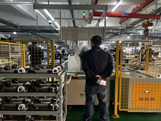 被称“摩托车圈雷军”,冠军张雪的飞驰人生