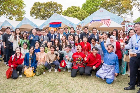 上海交通大学校友代表陈光明：校训精神已深入骨髓