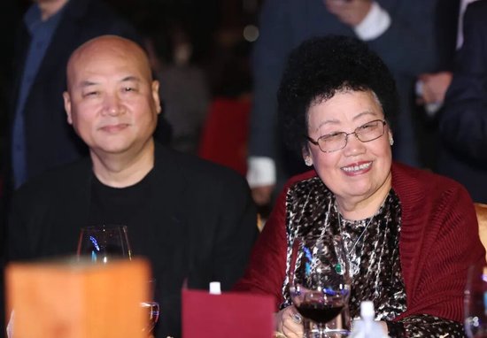 知名企业家陈丽华去世，其丈夫是“唐僧”迟重瑞！她幼时家贫高中辍学，白手起家成中国女首富