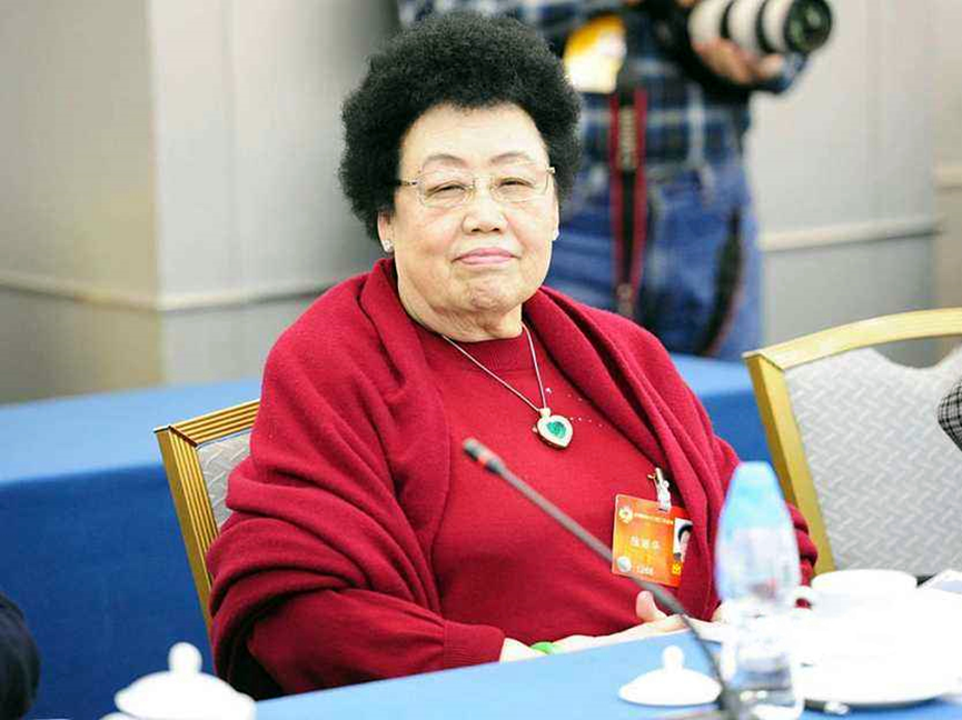 从裁缝女工到地产女王！85岁陈丽华去世，她的一生比剧本更精彩