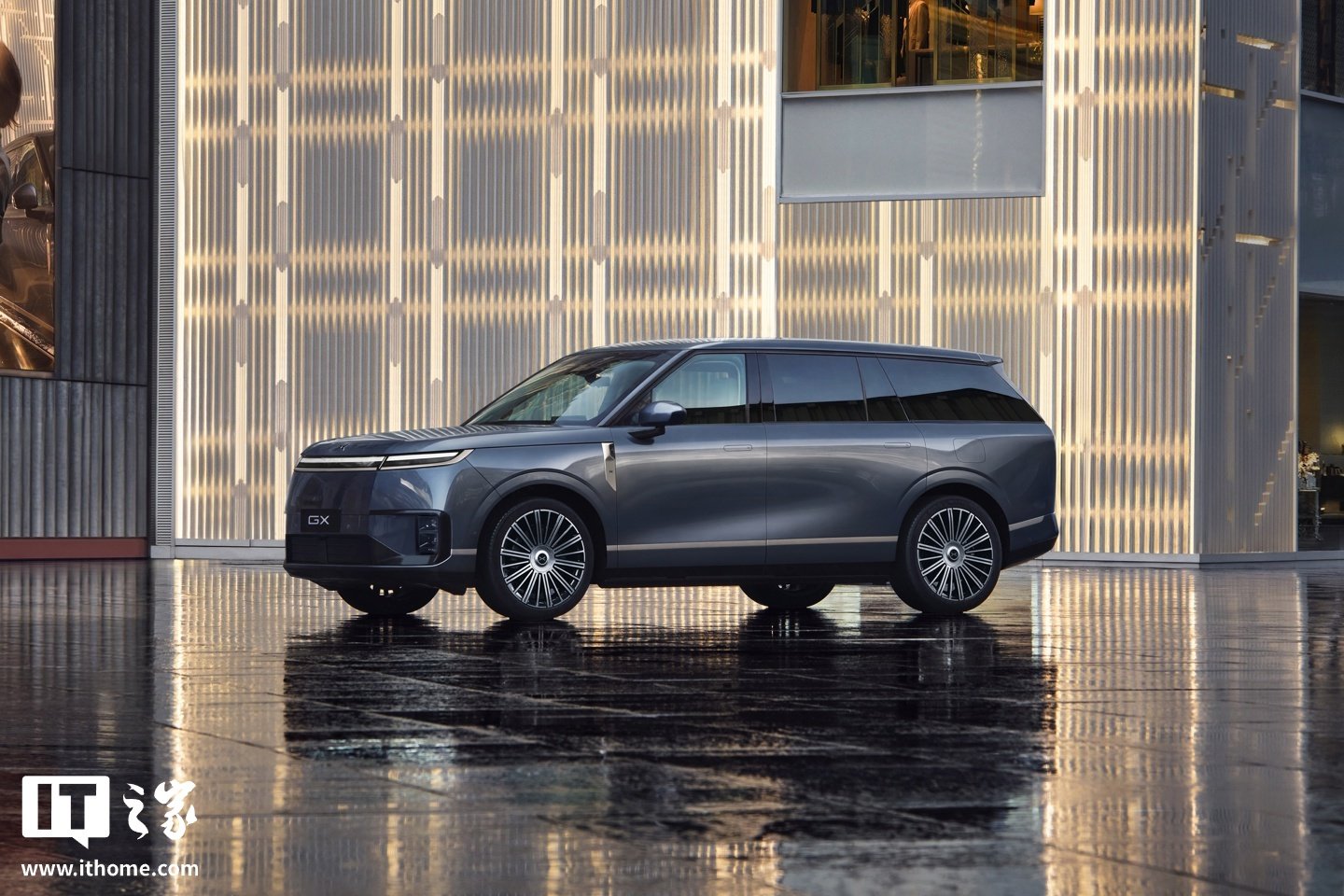 小鹏 GX 车型首发“太空陶瓷 24K 金标”,媲美金刚石级硬度