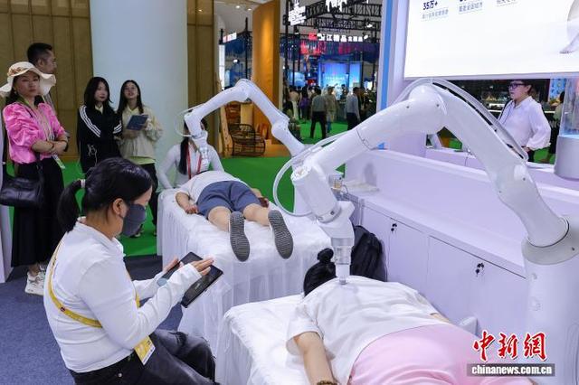 探馆消博会：多款智能机器人集中亮相