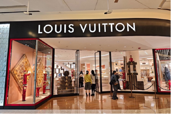 中产抛弃奢侈品? LVMH营收跌6%,报告称中国人不再执着于大Logo|欧陆志