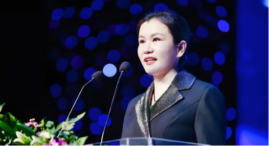 果链“翻车”！ 蓝思科技季度巨亏创7年纪录，苹果“依赖症”无药可解，创始人分红再捞15亿？ | BUG