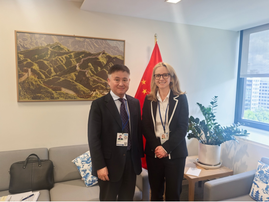 中国人民银行行长潘功胜会见相关国家高级官员和金融机构高管