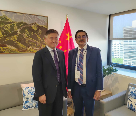 中国人民银行行长潘功胜会见相关国家高级官员和金融机构高管