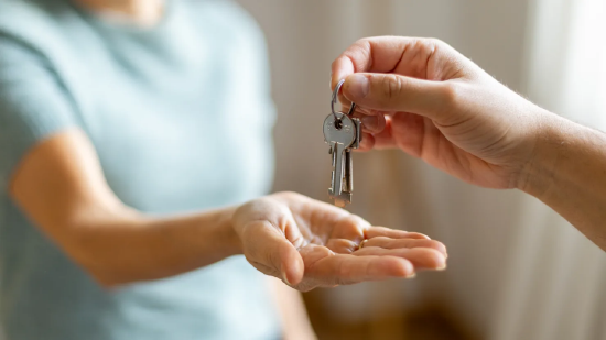 房源增多、优惠频发：近四成房东当前正推出租房让利福利