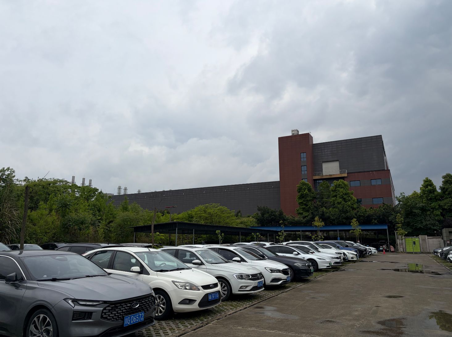 华芯科技股东纠纷持续，海特高新诉讼能否夺回权利？记者实探：多名华芯科技员工表示“不知道”