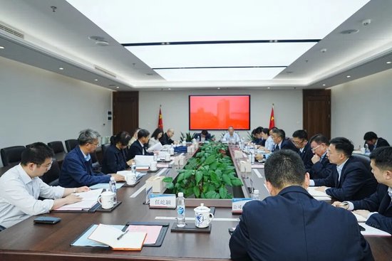 进出口银行董事赴江西省调研