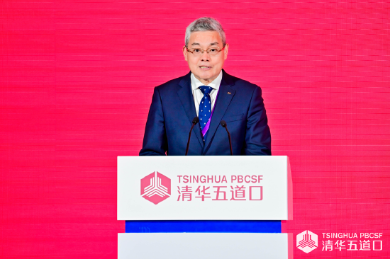 浦发银行行长谢伟：商业银行应加快构建企业级AI平台和大模型体系